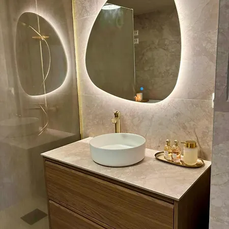 Modern 3-bedroom In The Heart Of